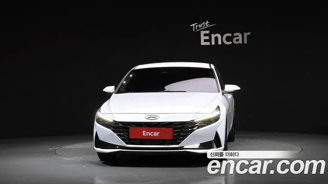 Hyundai Avante CN7 — Фото автомобиля 3