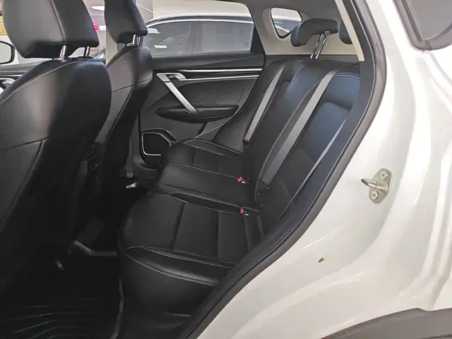 Geely Binyue — Фото автомобиля 16