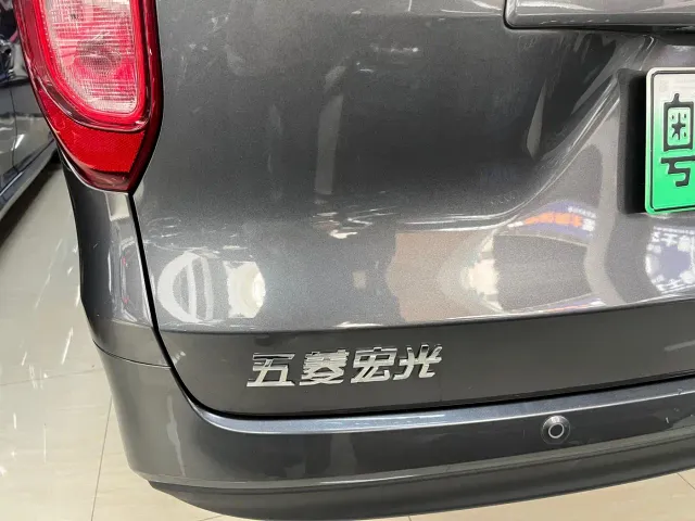 Wuling Hongguang — Фото автомобиля 17