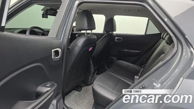 Hyundai Venue — Фото автомобиля 23