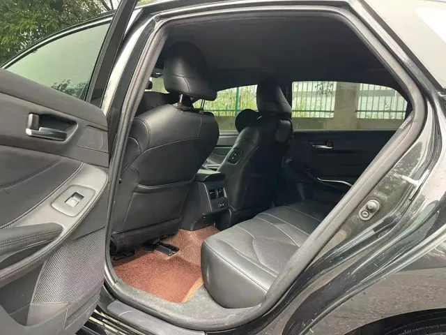 Toyota Avalon 2019 2.0L Luxury Edition (China VI) — Фото автомобиля 4