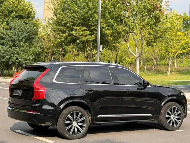 Volvo XC90 — Фото автомобиля 9