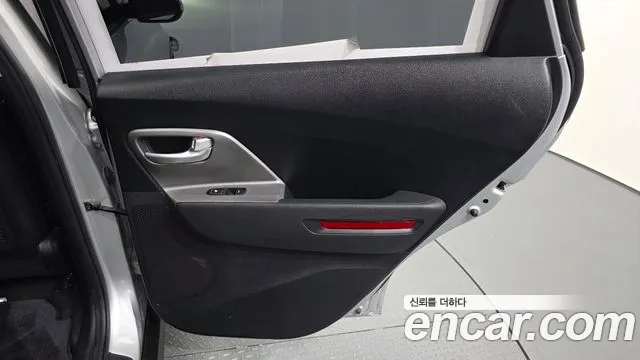 Kia Niro — Фото автомобиля 13
