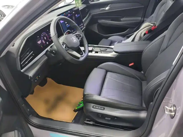 Volkswagen Passat — Фото автомобиля 14