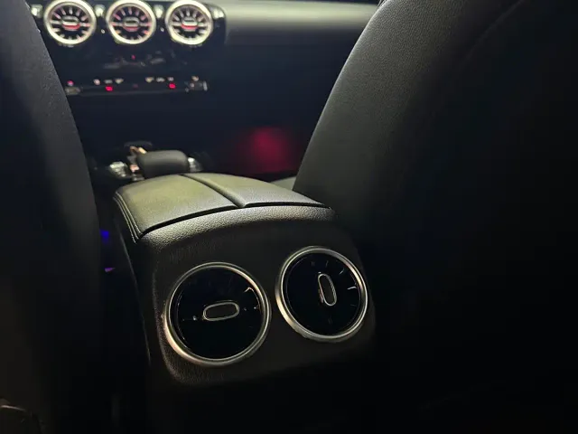 Mercedes-Benz A-Class — Фото автомобиля 13