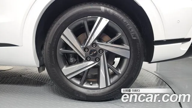Genesis GV70 — Фото автомобиля 6