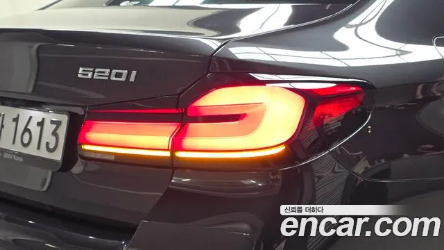BMW 5 Series G30 — Фото автомобиля 22