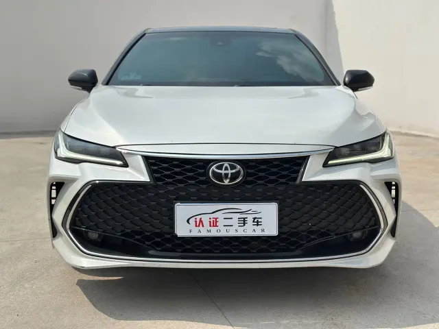 Toyota Avalon — Фото автомобиля 2