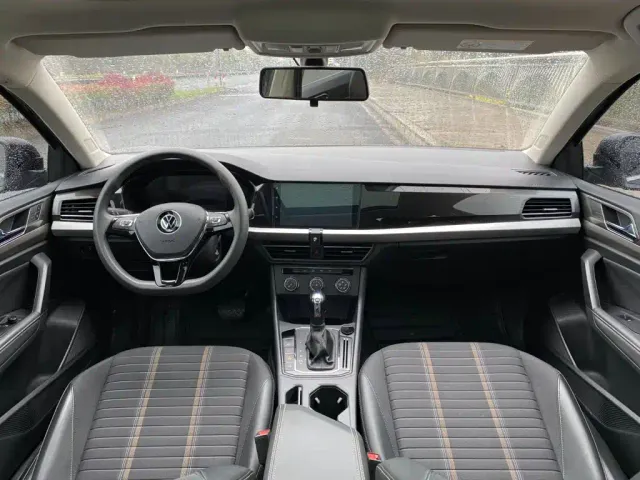 Volkswagen Lavida — Фото автомобиля 6