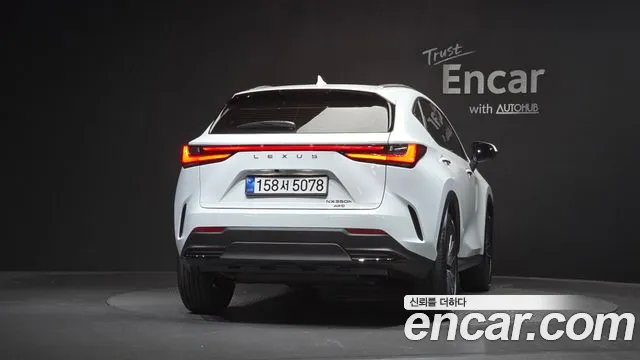 Lexus NX — Фото автомобиля 4
