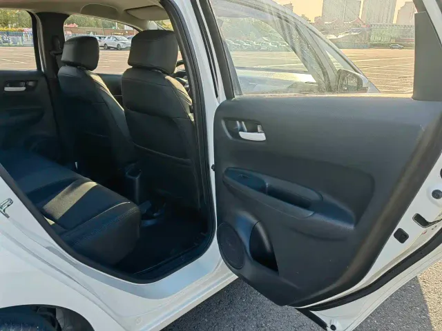Honda Fit — Фото автомобиля 16