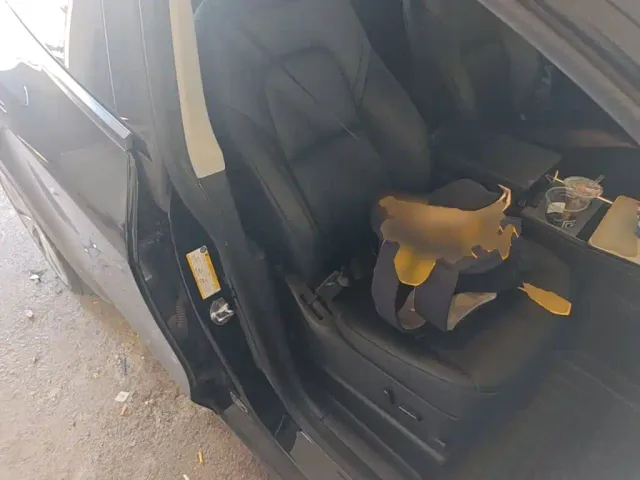 Tesla Model Y — Фото автомобиля 24
