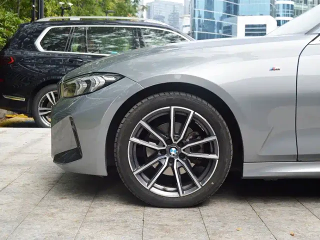 BMW BMW 3 Series 2024 320i M Sport Package — Фото автомобиля 5