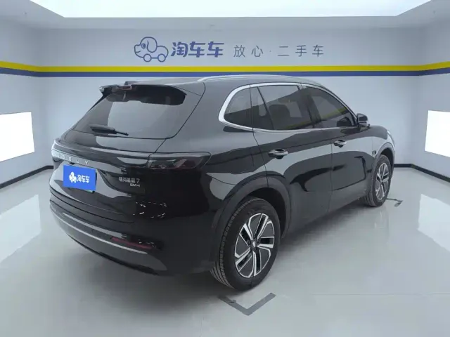 Geely Galaxy Starship 7 EM-i — Фото автомобиля 3