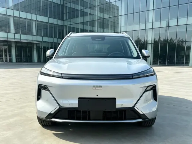 Geely Galaxy Starship 7 EM-i — Фото автомобиля 3