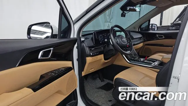 Kia Carnival Generation 4 — Фото автомобиля 10