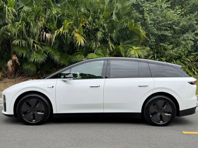 Li Auto i6 — Фото автомобиля 13