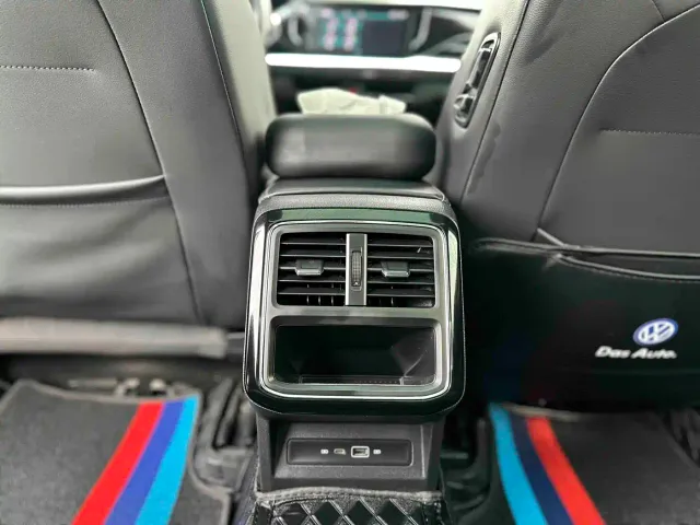 Volkswagen Passat — Фото автомобиля 17