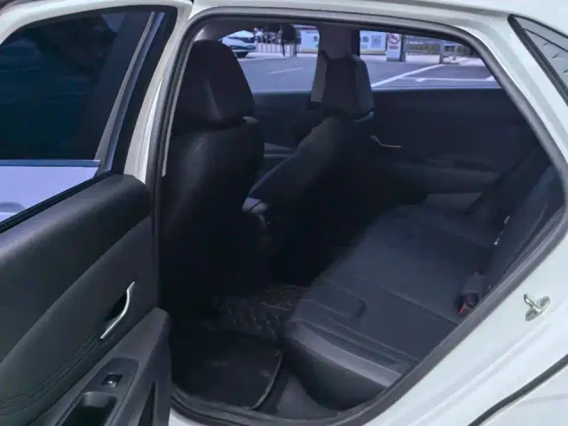 Hyundai Elantra — Фото автомобиля 13
