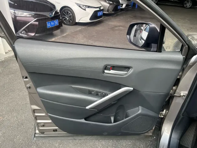 Toyota Frontlander — Фото автомобиля 6