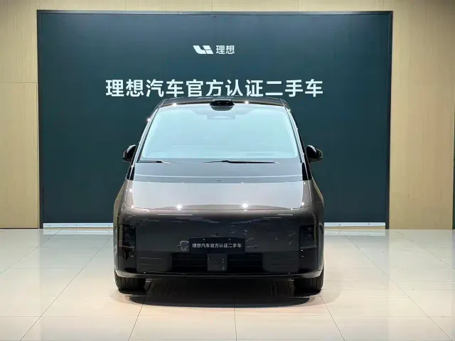 Li Auto MEGA — Фото автомобиля 2