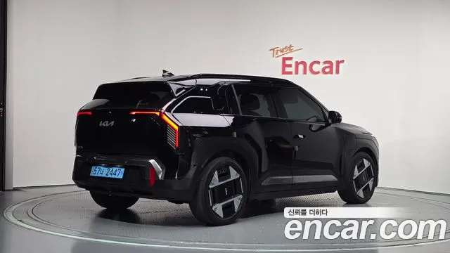Kia EV3 — Фото автомобиля 2
