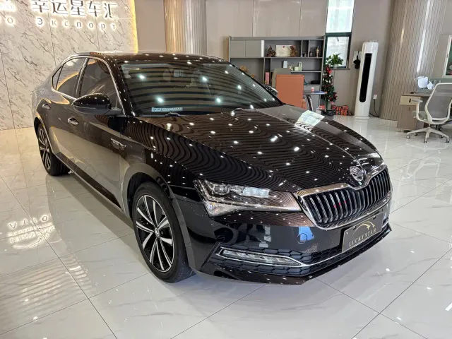 Skoda Superb — Фото автомобиля 7