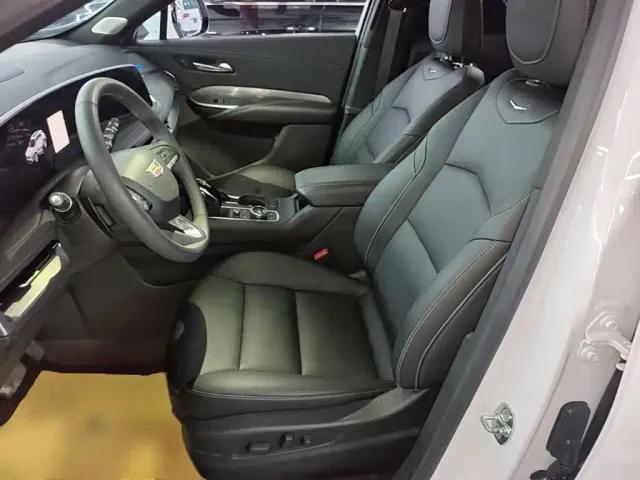 Cadillac XT4 — Фото автомобиля 14