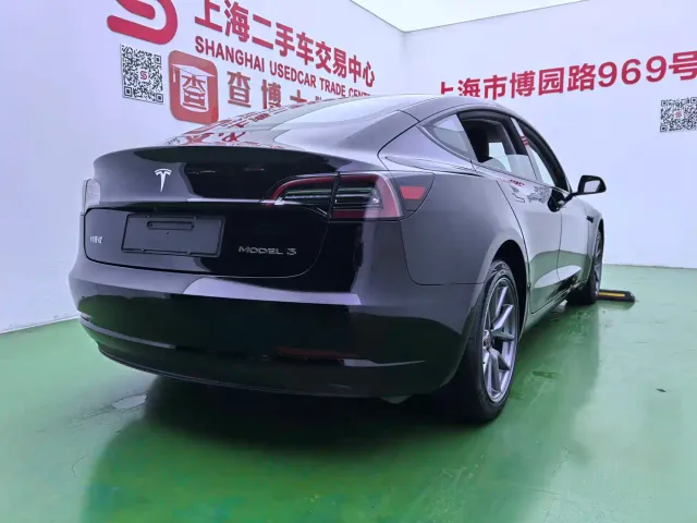 Tesla Model 3 — Фото автомобиля 16