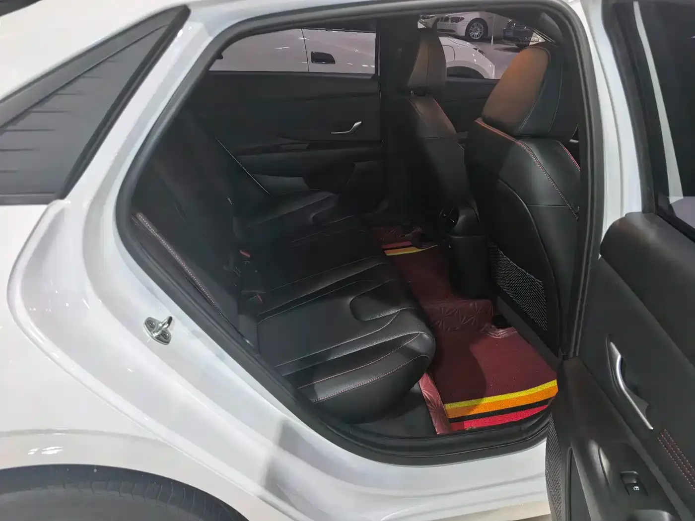 Hyundai Elantra 2022 1.5L CVT 20th Anniversary Edition — Фото автомобиля 13