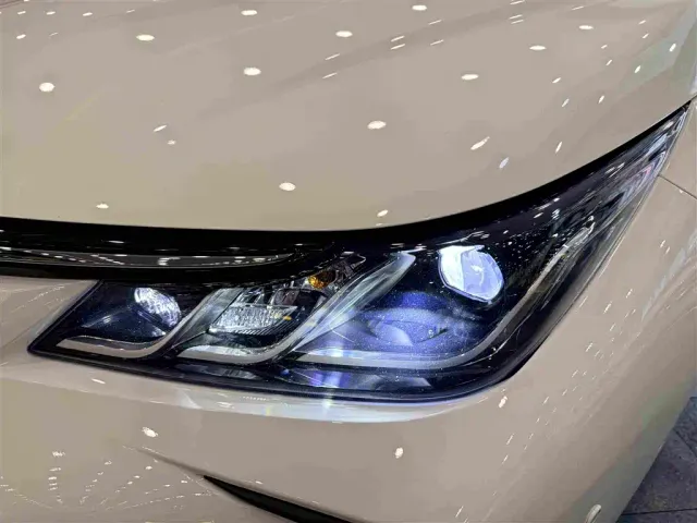 Toyota Corolla — Фото автомобиля 14