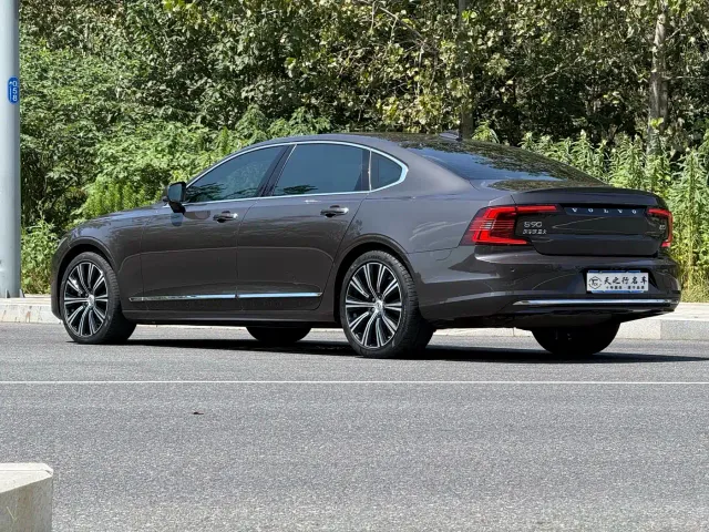 Volvo S90 — Фото автомобиля 13