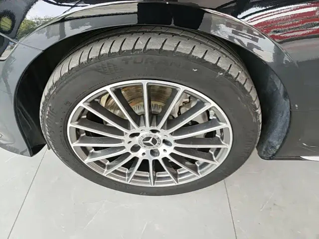 Mercedes-Benz E-Class — Фото автомобиля 22