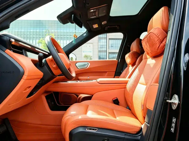 Lynk & Co 900 — Фото автомобиля 4