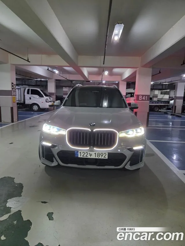 Фотография автомобиля — BMW X7 G07