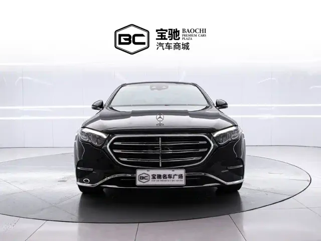 Mercedes-Benz E-Class — Фото автомобиля 2