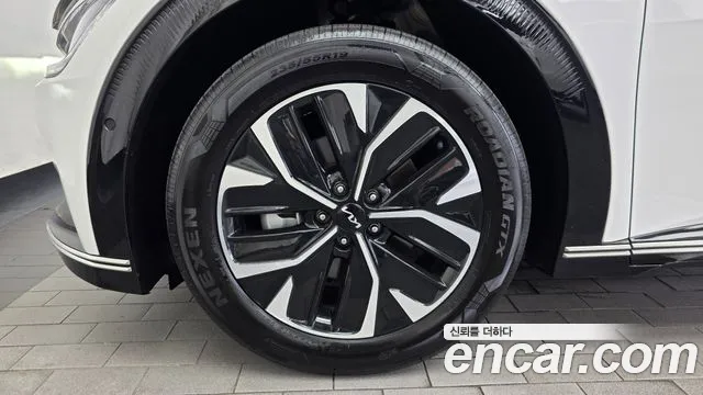 Kia EV6 — Фото автомобиля 5
