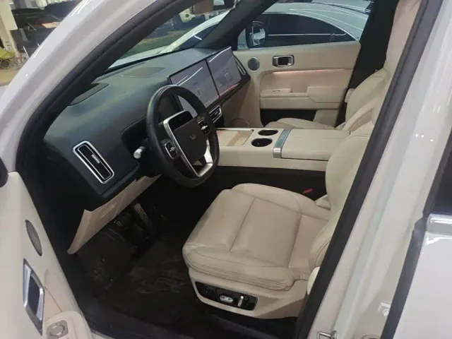 Li Auto L7 — Фото автомобиля 10