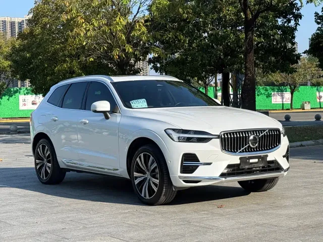 Volvo XC60 — Фото автомобиля 3