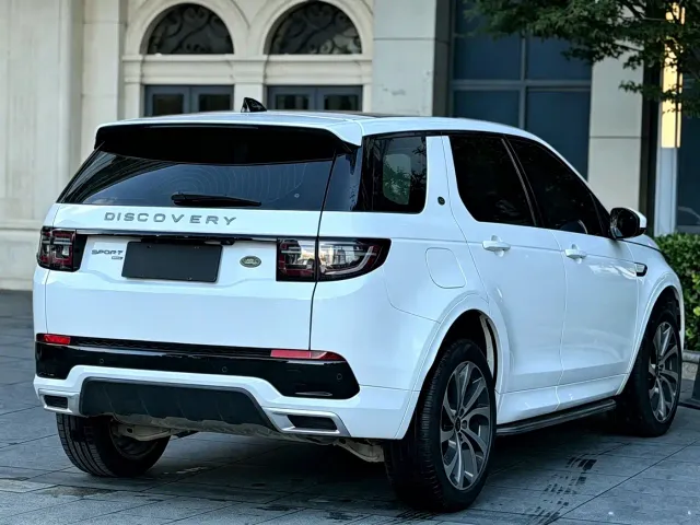 Land Rover Discovery Sport — Фото автомобиля 8