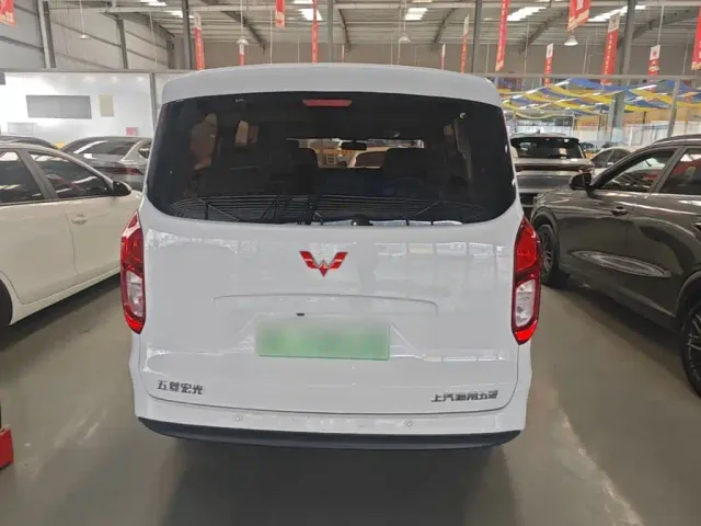Wuling Hongguang — Фото автомобиля 3