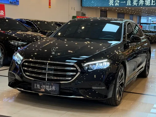 Mercedes-Benz E-Class — Фото автомобиля 2