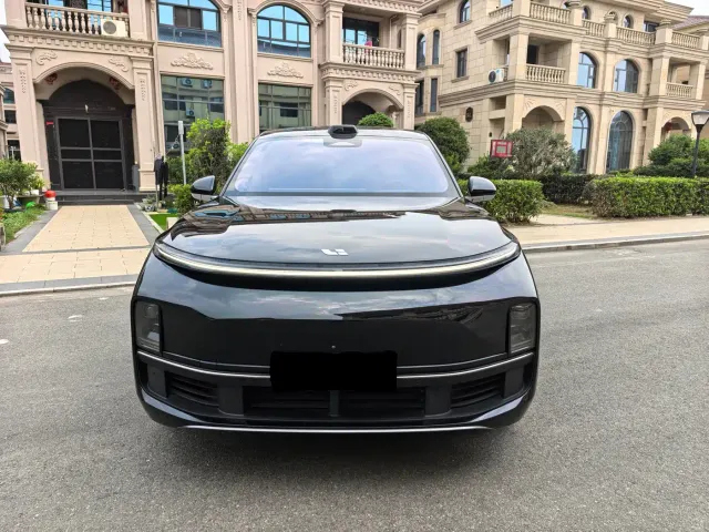 Li Auto L9 — Фото автомобиля 2