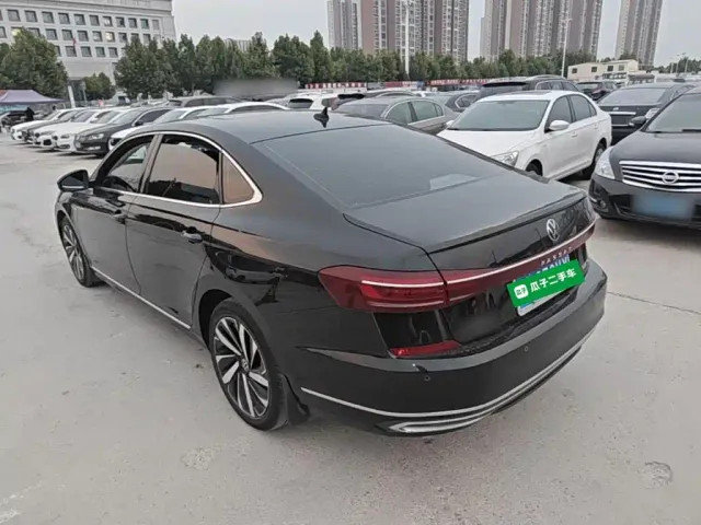 Volkswagen Passat — Фото автомобиля 4