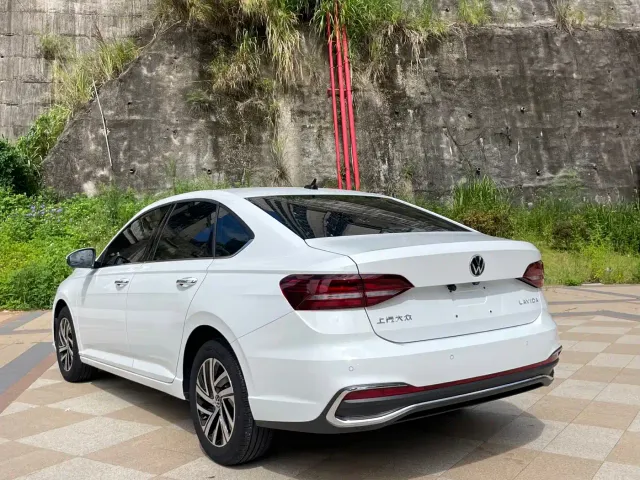 Volkswagen Lavida — Фото автомобиля 8