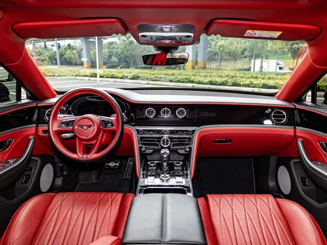 Bentley Flying Spur — Фото автомобиля 9