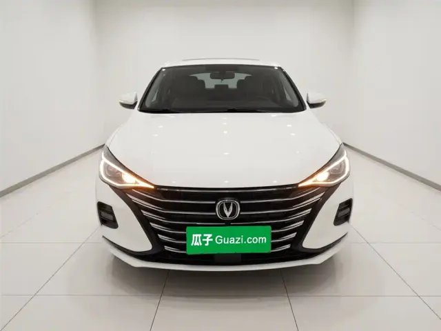Changan Eado — Фото автомобиля 2