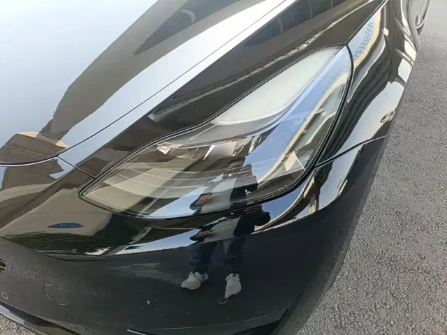 Tesla Model Y — Фото автомобиля 23