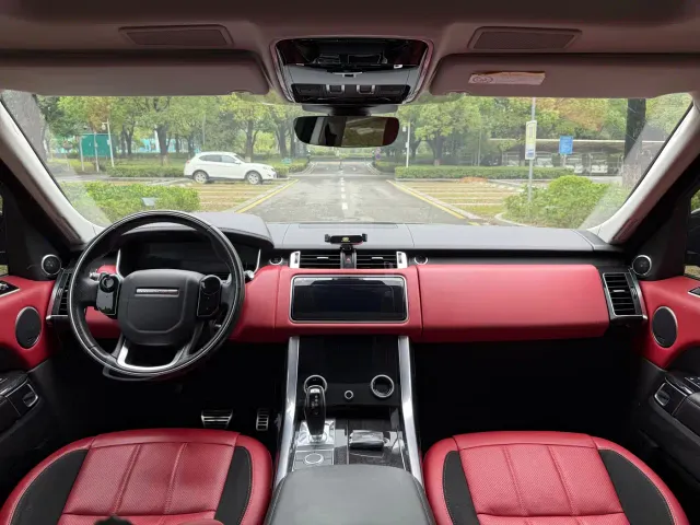 Land Rover Range Rover Sport — Фото автомобиля 7