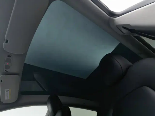 Tesla Model Y — Фото автомобиля 14